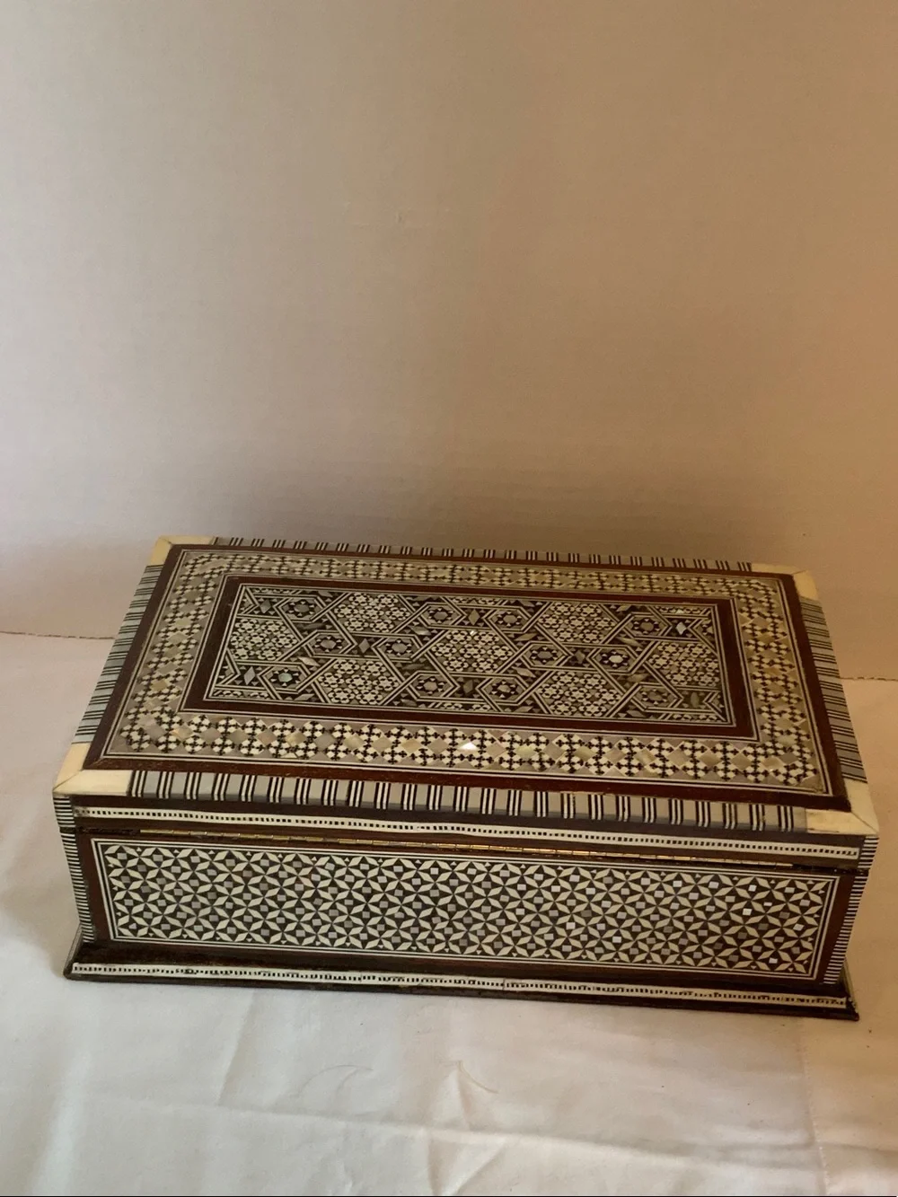 Inlaid Pattern Jewelry Organizer Box in Brown and Cream